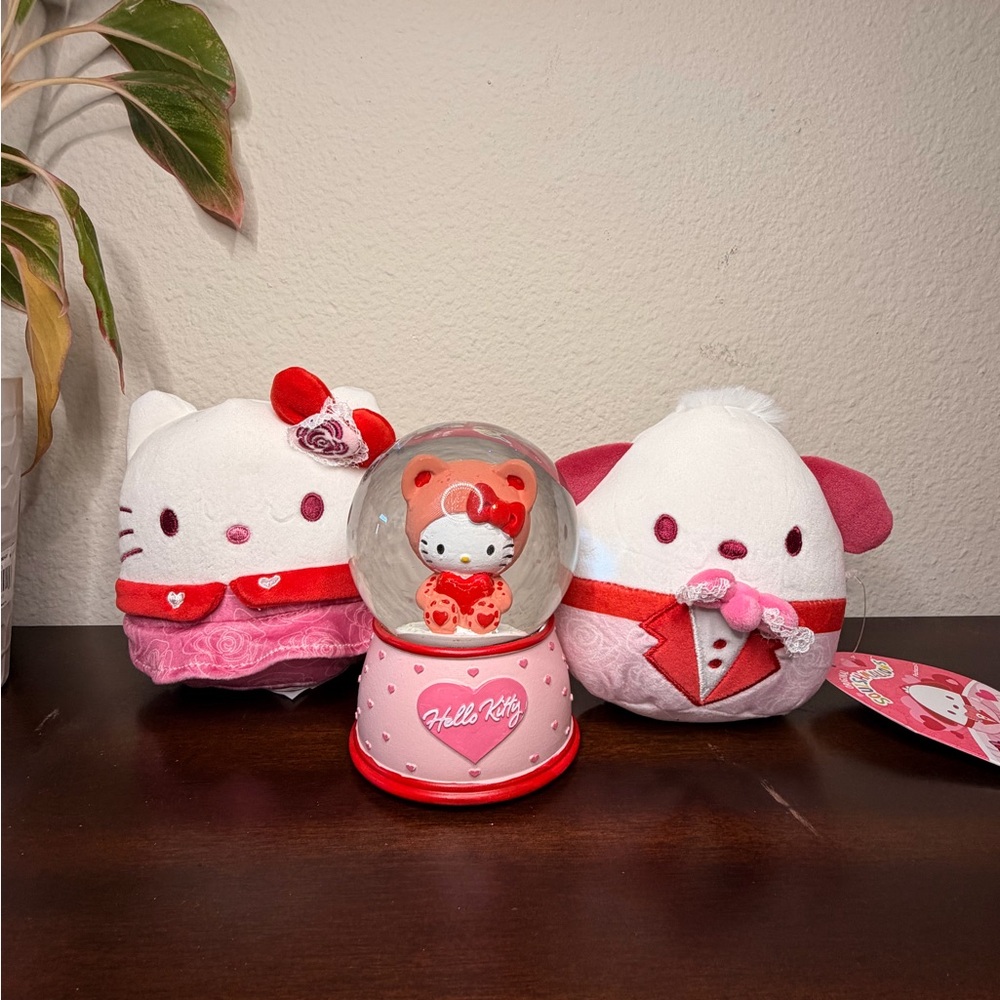 Squishmallows Hello Kitty & Pochacco Valentine Plush Set and water globe